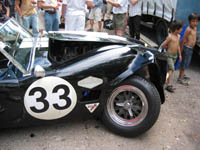 AC Cobra efter en tur i muren.