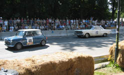 BMC Morris Cooper S fra 1965 der k�rte fra Ford Falcon fra 1964 med V8 og 300hk