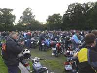 billed 5: godt fyldt op p� perkeringen