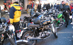 Norton Commando plus nogle Triumphs
