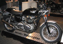 Triumph Thruxton 900